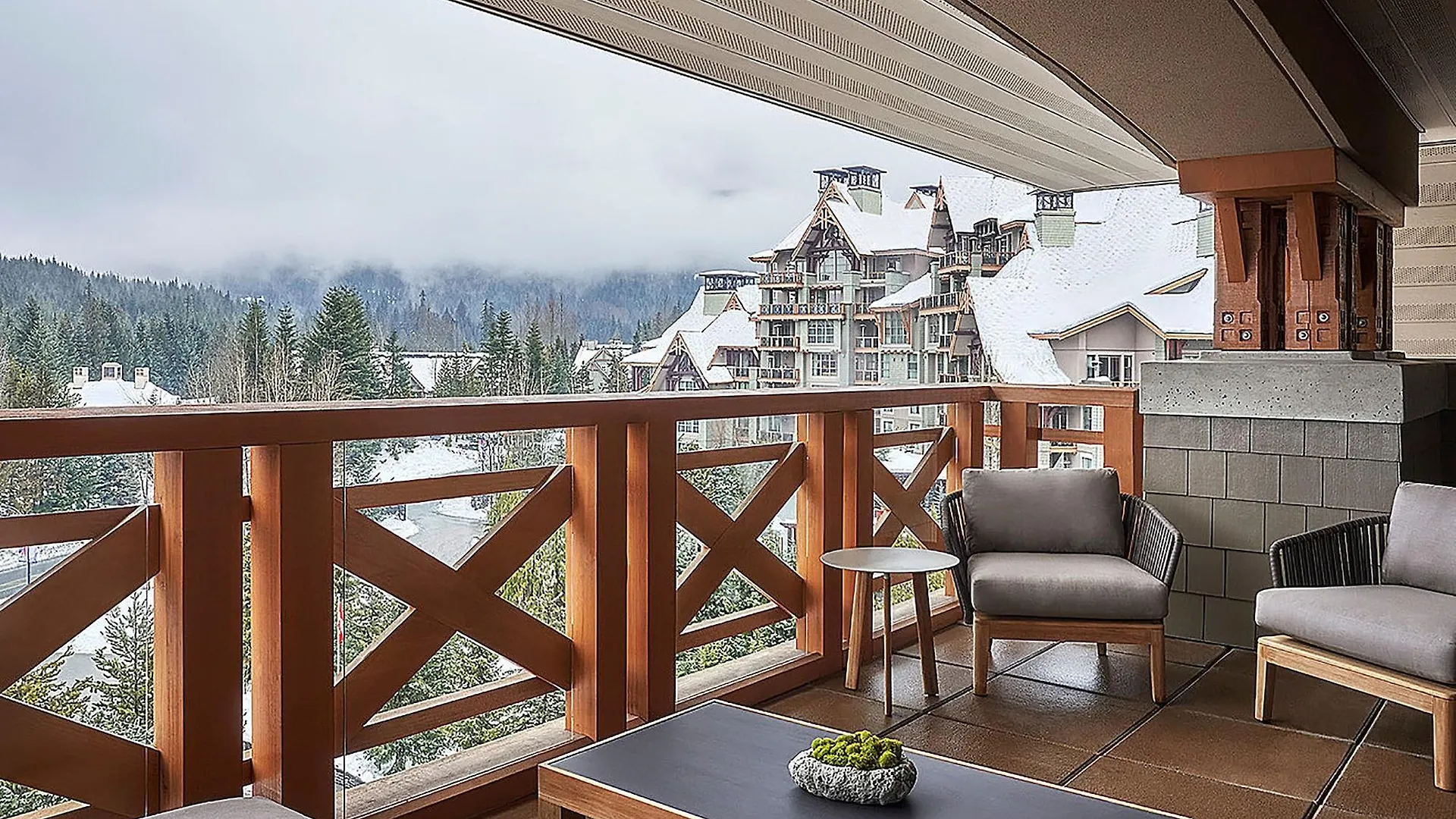 Four Seasons Resort Whistler 5*,